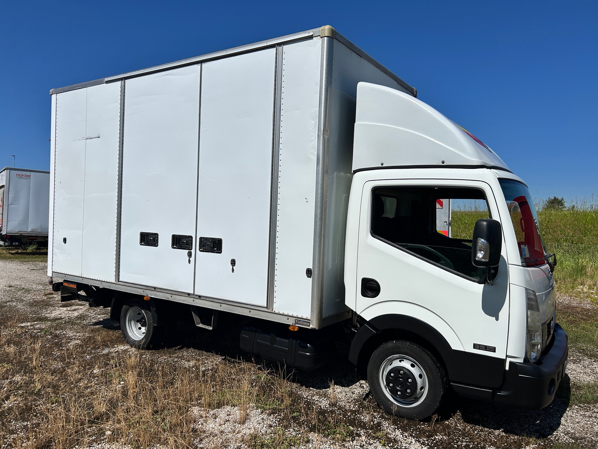 NISSAN NT400 SPONDA
