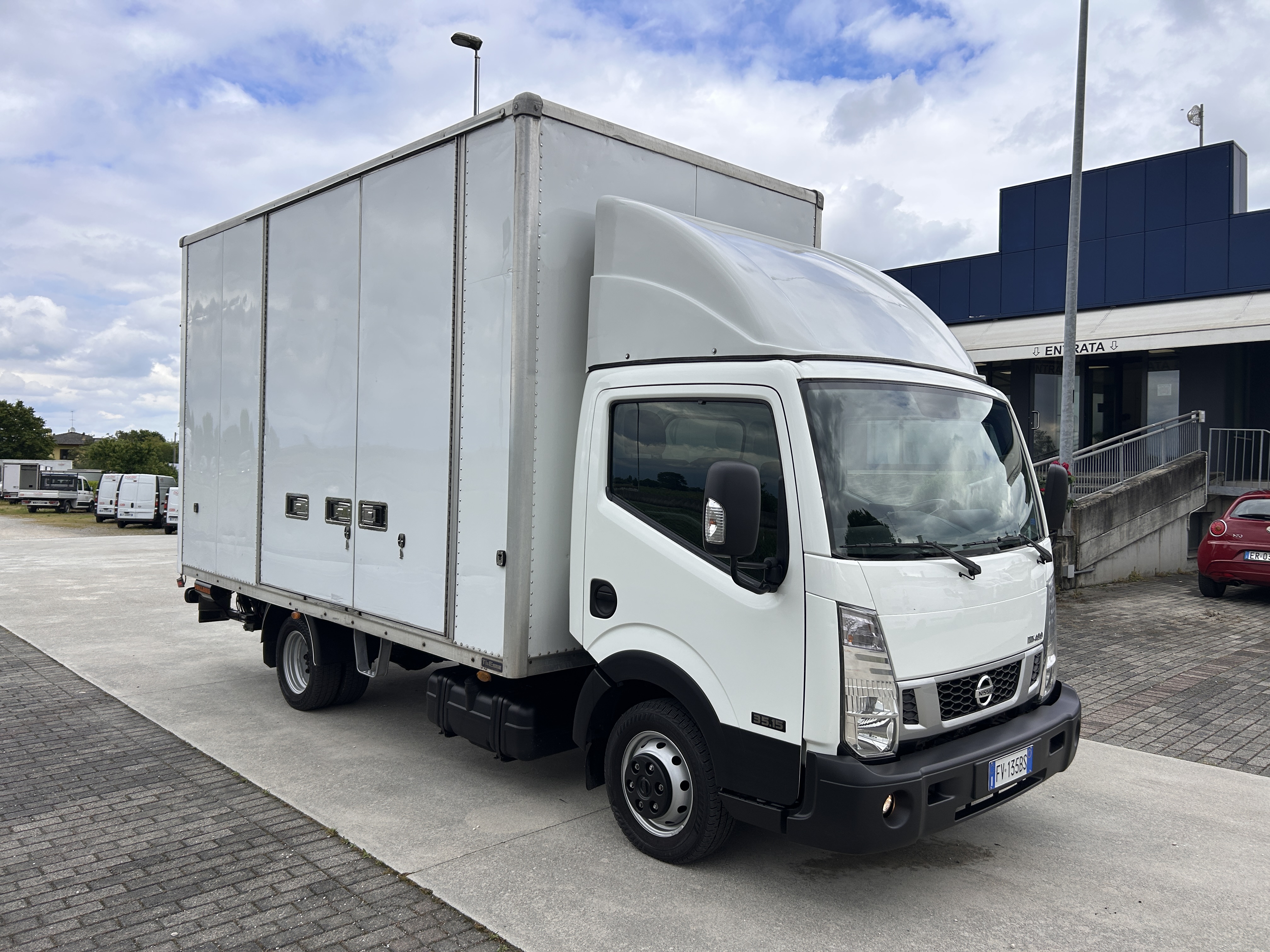 NISSAN NT400 SPONDA IDR.