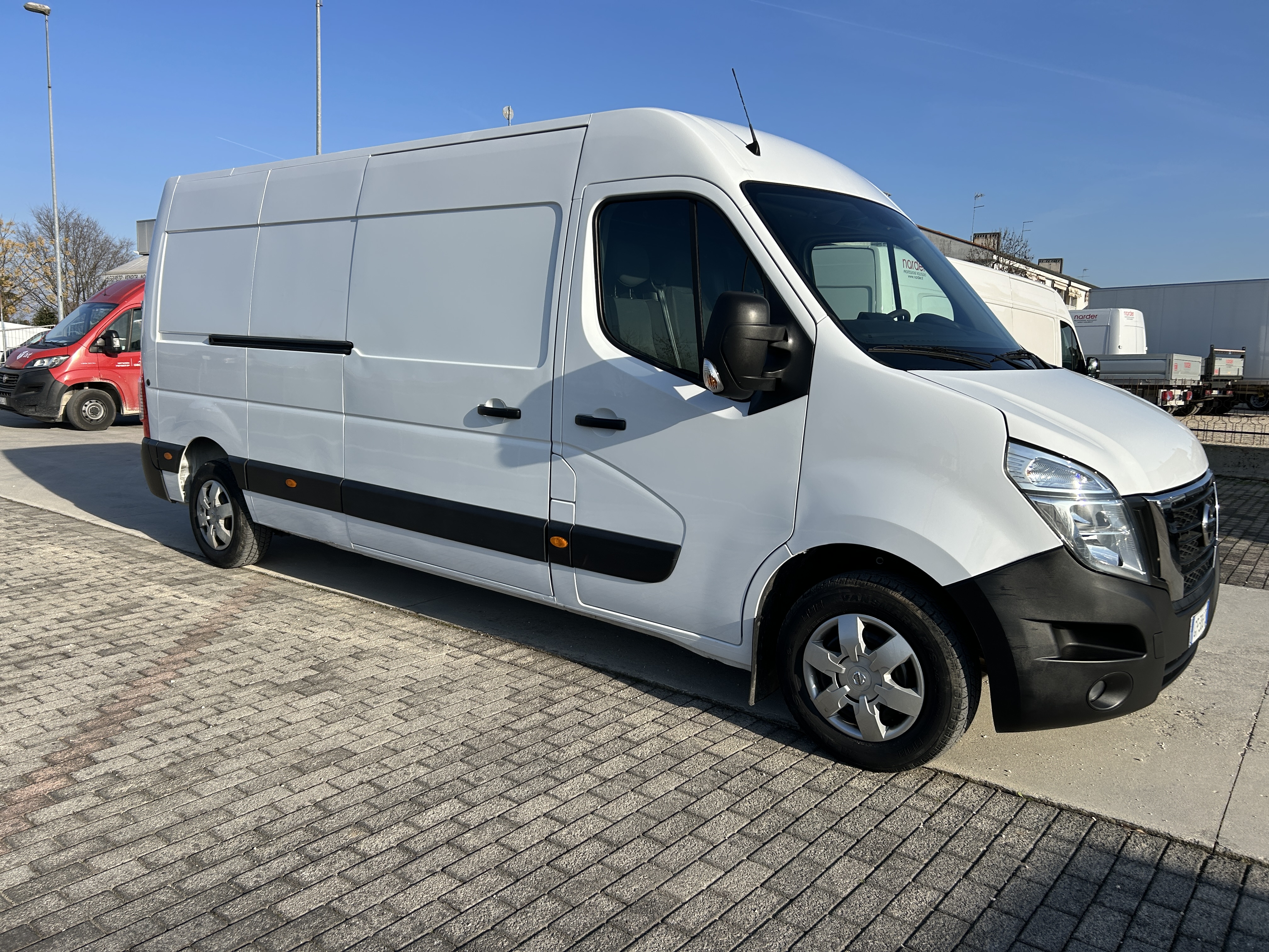 NISSAN NV400 L3H2