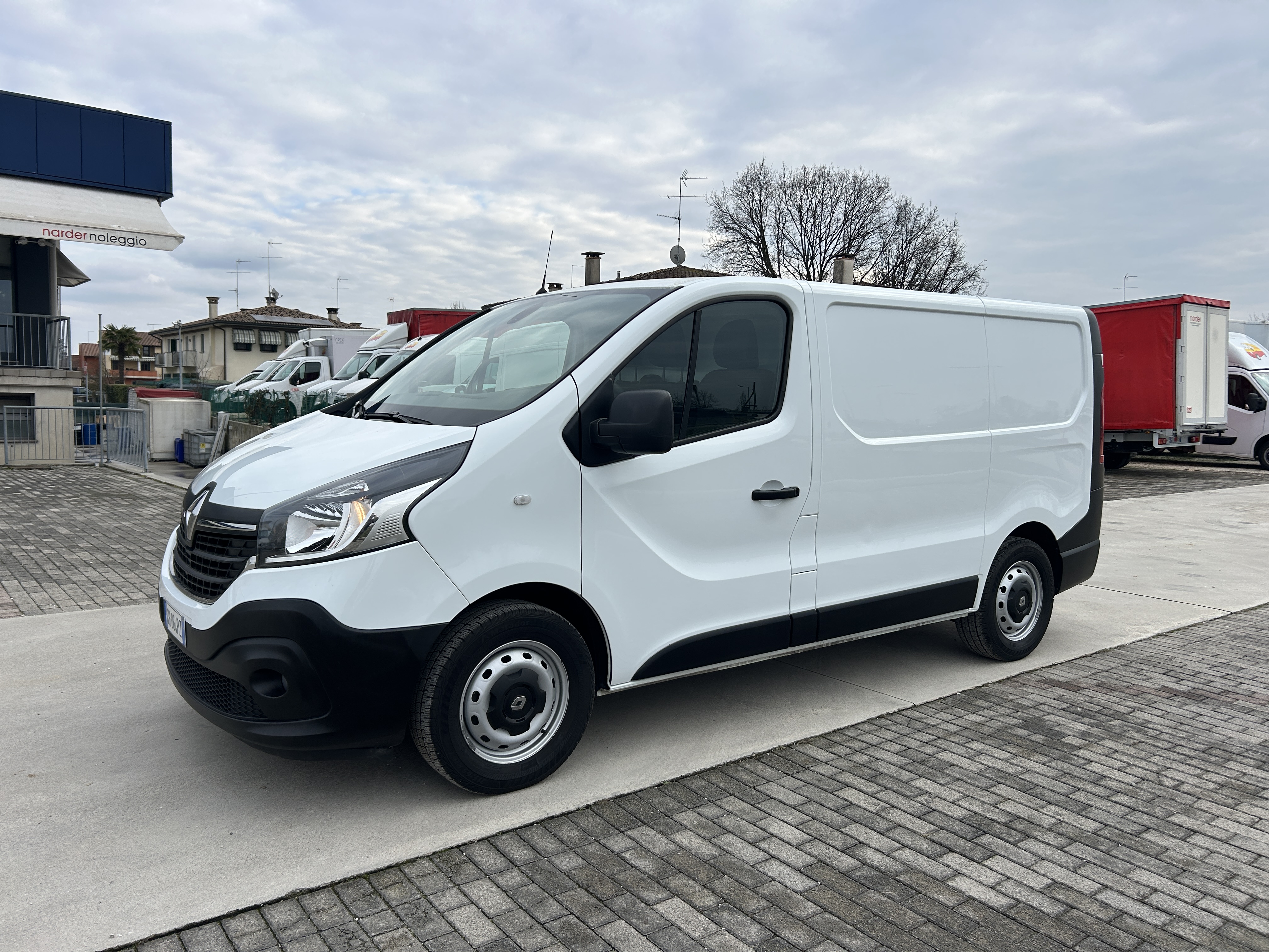 RENAULT TRAFIC L1H1