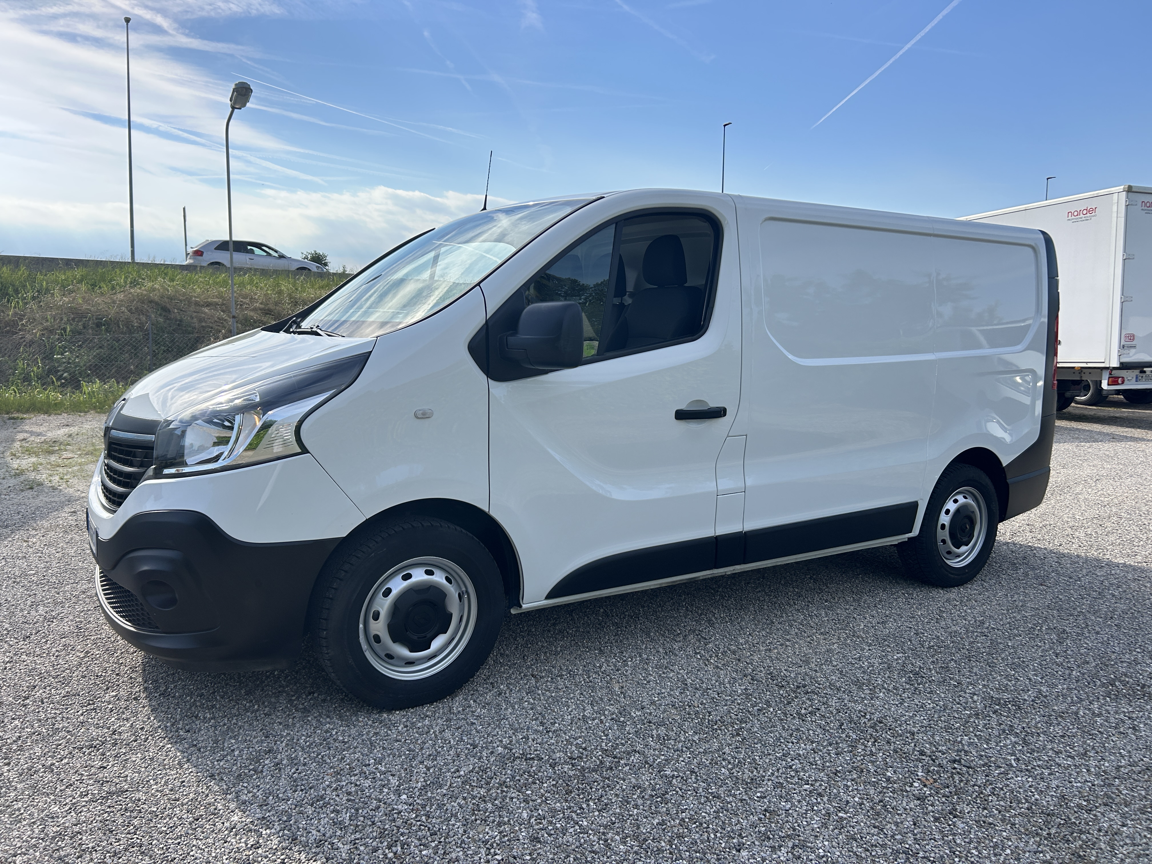RENAULT TRAFIC L2H1