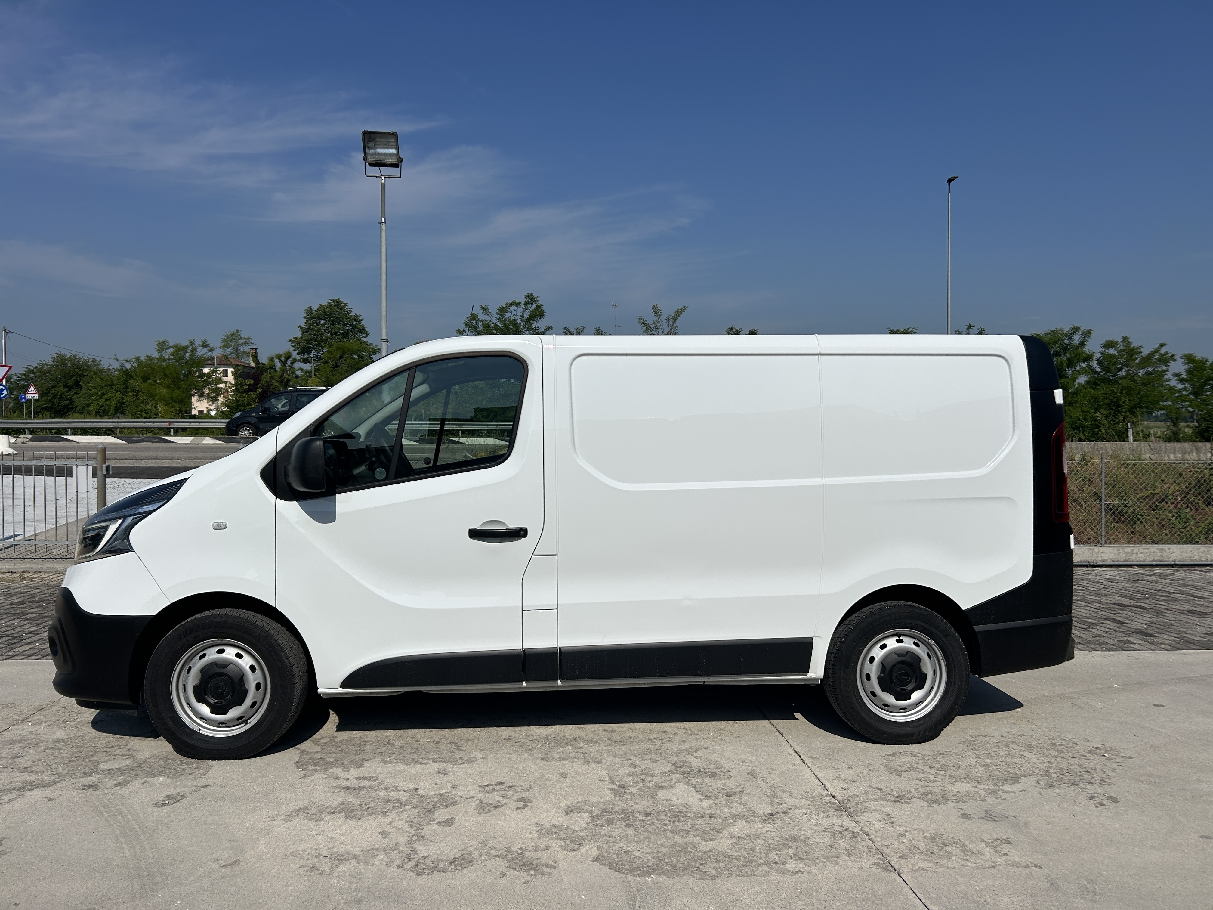 RENAULT TRAFIC L1H1