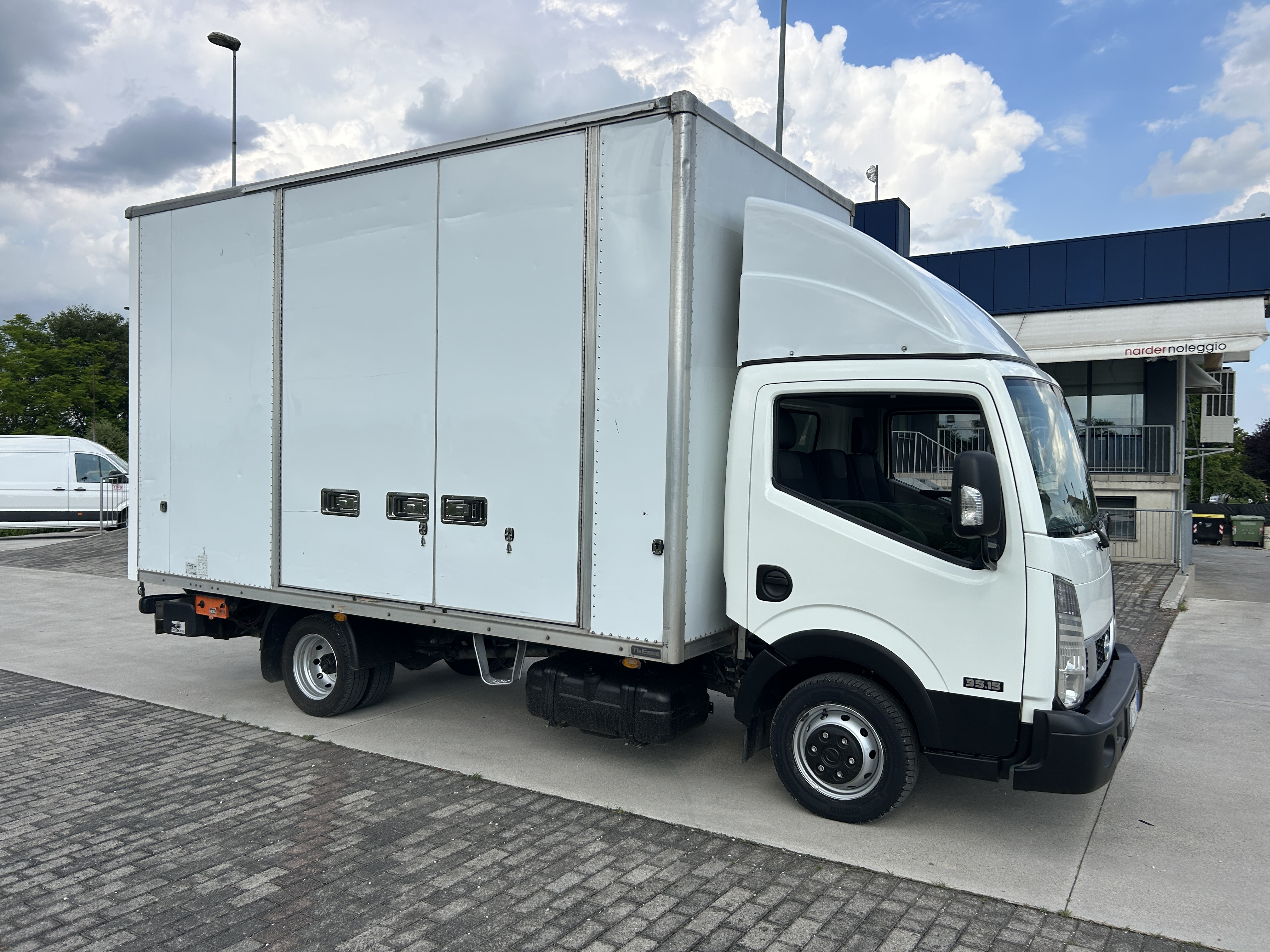 NISSAN NT400 SPONDA IDR.