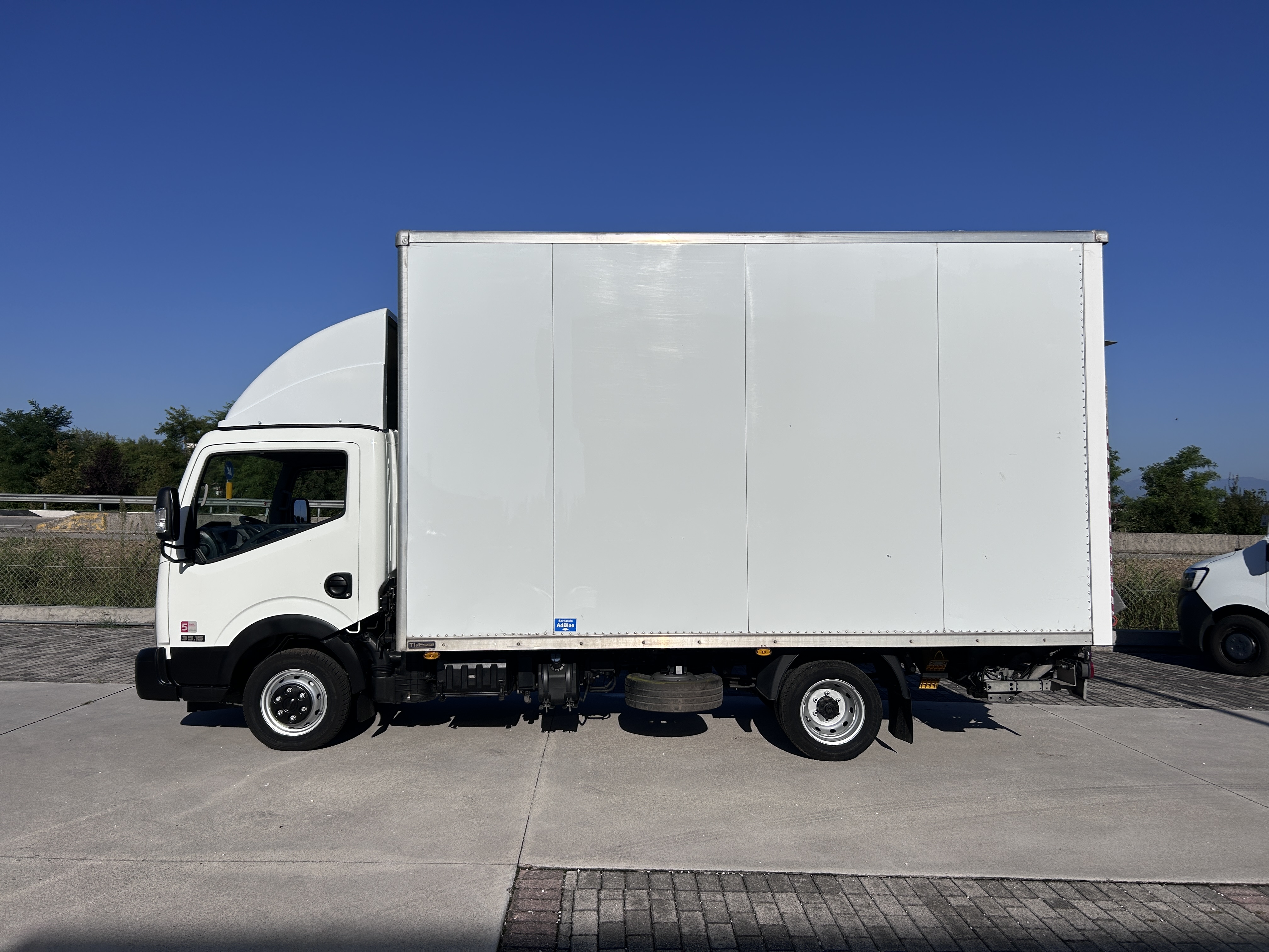 NISSAN NT400 SPONDA IDR.