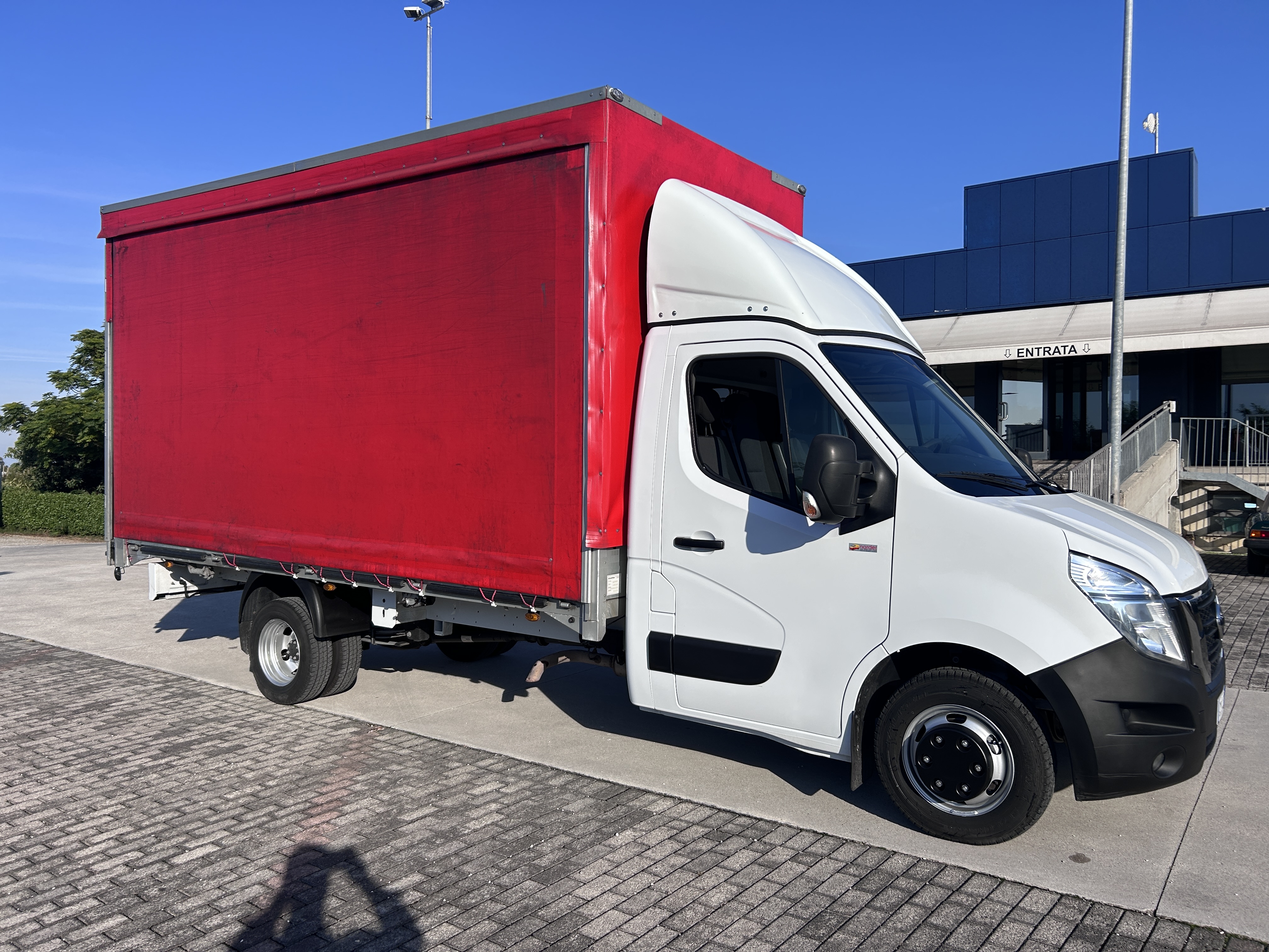 NISSAN INTERSTAR CENTINA